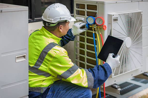 Professional Hvac technician working in Ramsey, IN